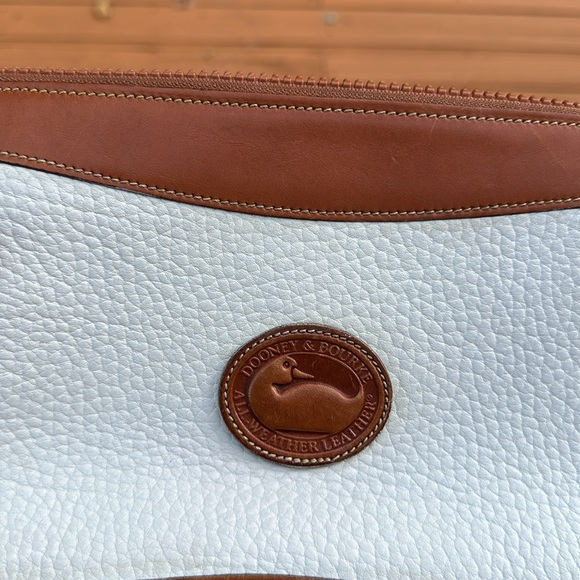Vintage DOONEY & BOURKE off white two tone leather classic zip top shoulder bag - Picture 14 of 15